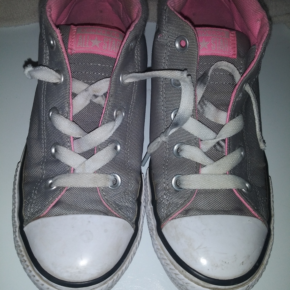 Girl's Converse all star